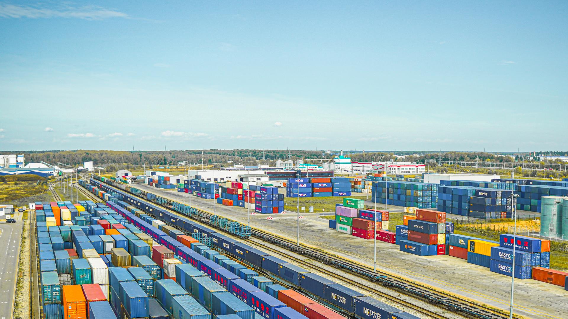 CONTAINER TERMINALS AND WAREHOUSE COMPLEXES